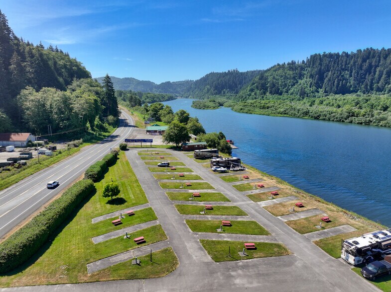 More Photos Of 17581 US Highway 101 N, Klamath Trailer Camper Park For Sale