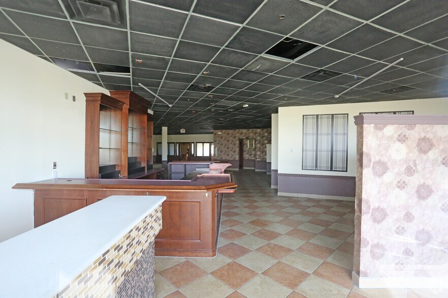 More Photos Of 1901-1907 Commonwealth Dr, Louisville Unknown For Lease