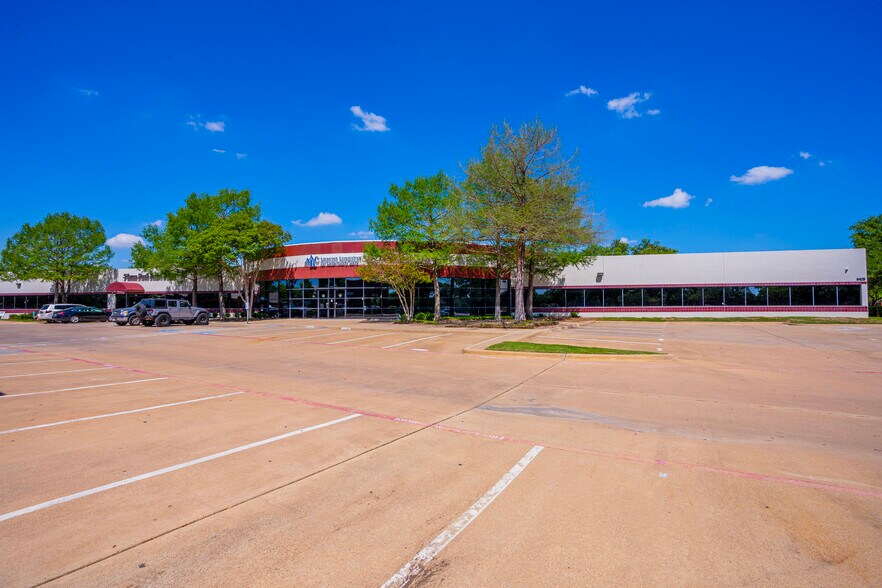 More Photos Of 9425 N MacArthur Blvd, Irving Office For Sale