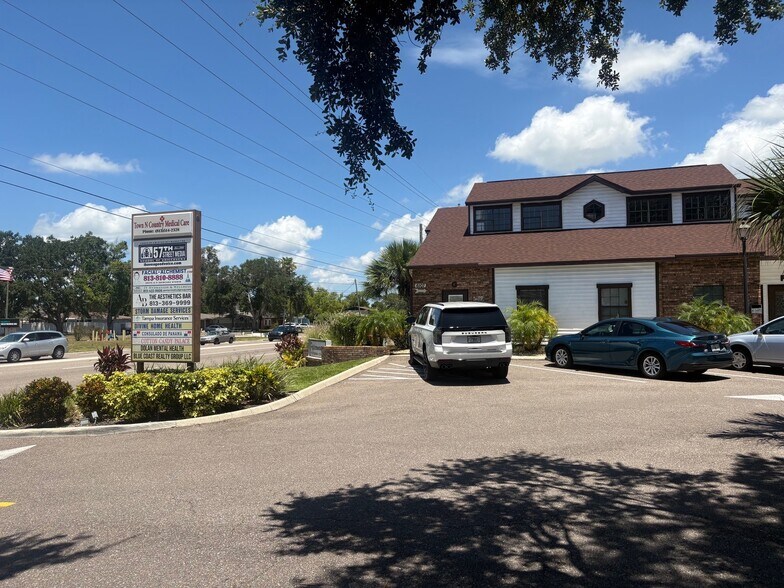 More Photos Of 6105 Memorial Hwy, Tampa Office For Lease