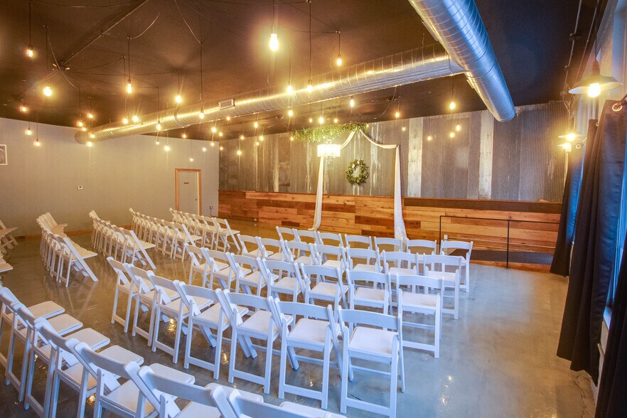 More Photos Of 309 N State St, Jerseyville Coworking Space