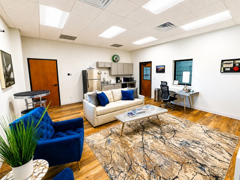 More Photos Of 2408 Airport Rd, Gainesville Airplane Hangar For Sale