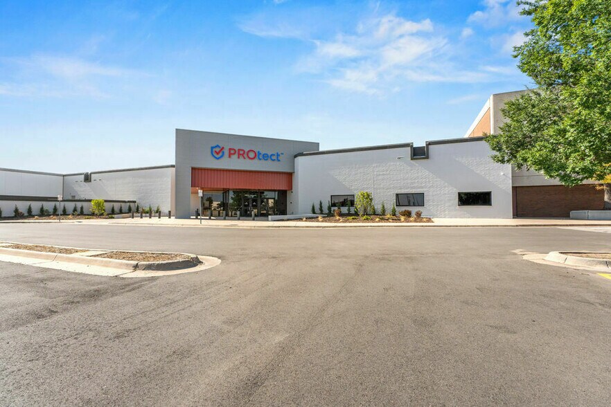 More Photos Of 4601 W Kellogg Dr, Wichita Industrial For Lease