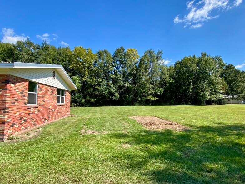 More Photos Of 1307 Highway 11 S, Picayune Specialty For Sale