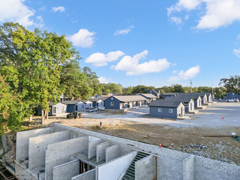 More Photos Of 4983 E Indiana Beach Rd, Monticello Hotel For Sale