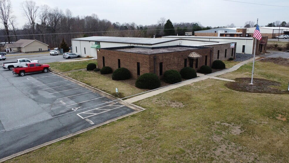Primary Photo Of 250 Woodlyn Dr, Yadkinville Office For Lease