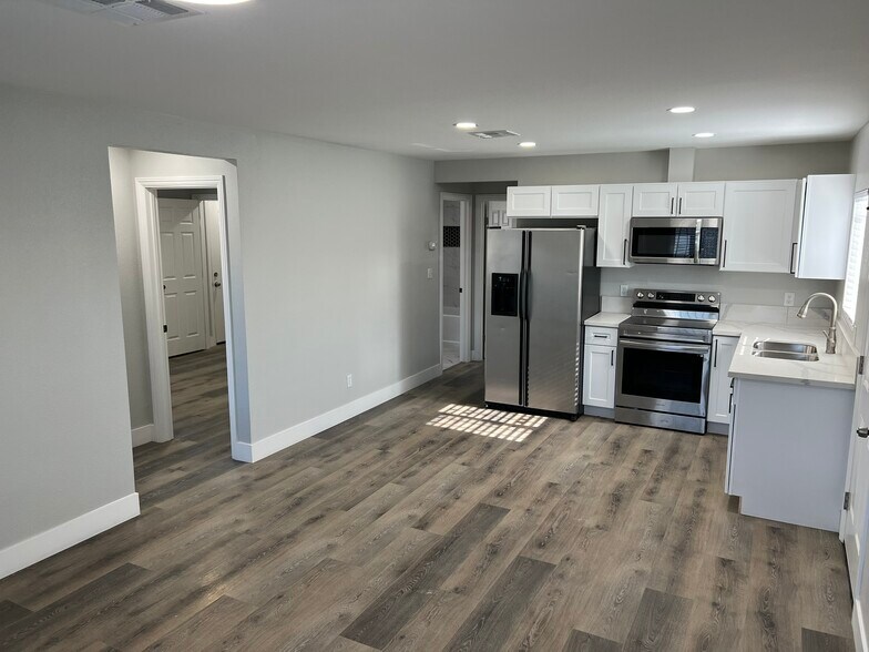More Photos Of 3662 Park St, Las Vegas Industrial For Sale