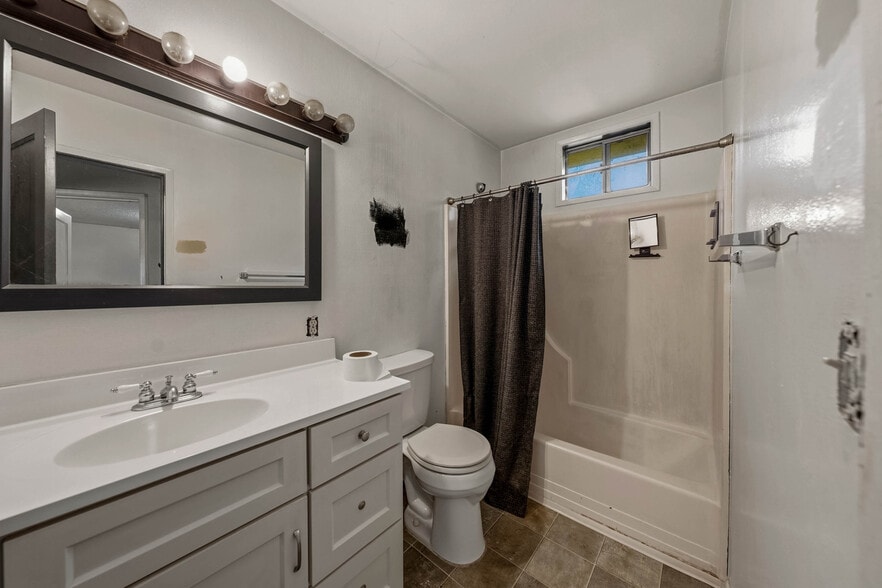 More Photos Of 6531 Lower River Rd, Grants Pass Specialty For Sale