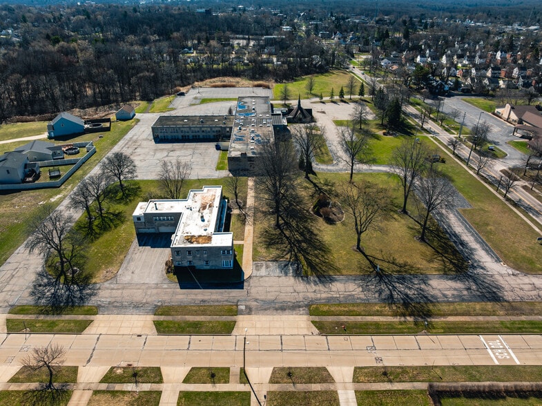 More Photos Of 400 Center Rd, Bedford Religious Facility For Sale