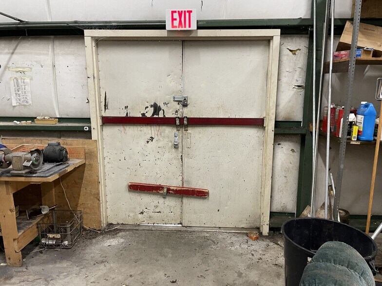 More Photos Of 2746 Evans Mill Rd, Lithonia Freestanding For Sale