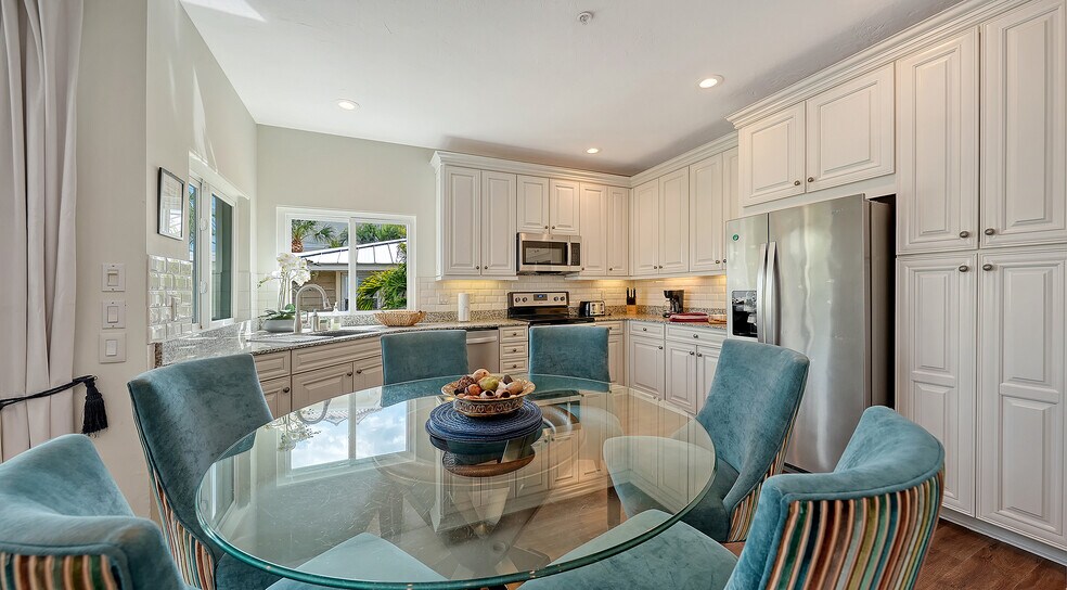 More Photos Of 5610 AVENIDA DEL MARE, Sarasota Specialty For Sale