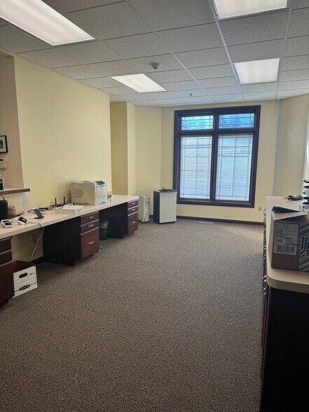 More Photos Of 181 S Lincolnway, North Aurora Medical For Sale