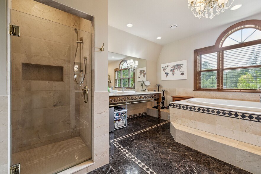 More Photos Of 41 Pleasant St, Woodstock Hospitality For Sale