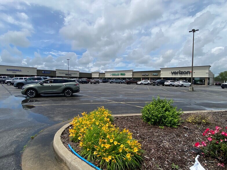 More Photos Of 122 W George E Phelps Blvd, Carthage General Retail For Lease