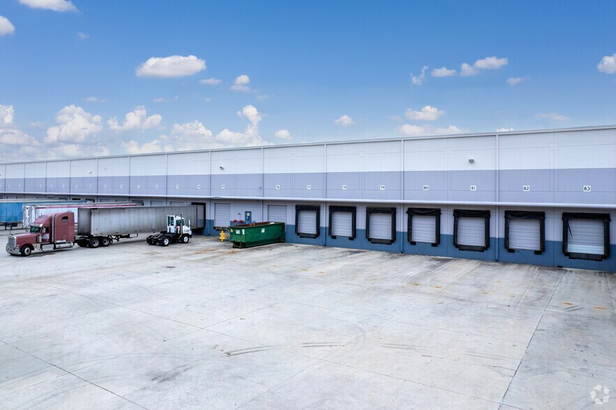 More Photos Of 4300 S Fulton Pky, Atlanta Warehouse For Lease