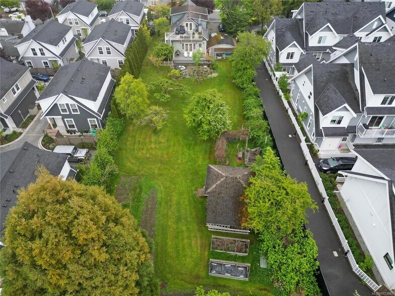 More Photos Of 3106 Washington Av, Victoria Land For Sale