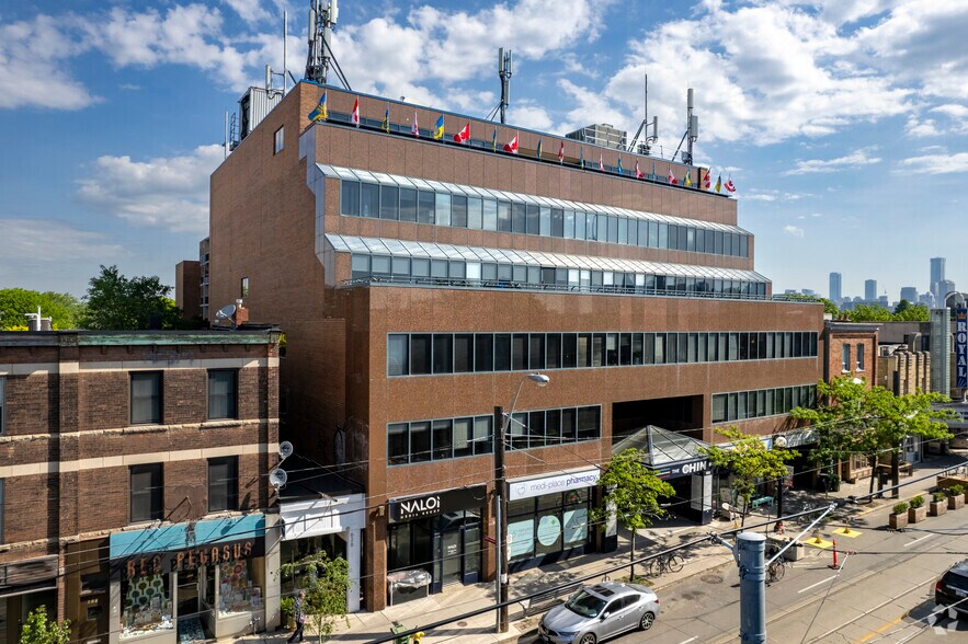 Primary Photo Of 622 College St, Toronto Medical For Lease