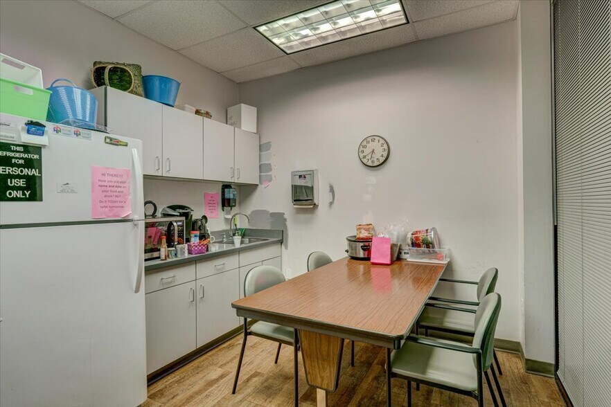 More Photos Of 2035 Mesquite Ave, Lake Havasu City Medical For Sale