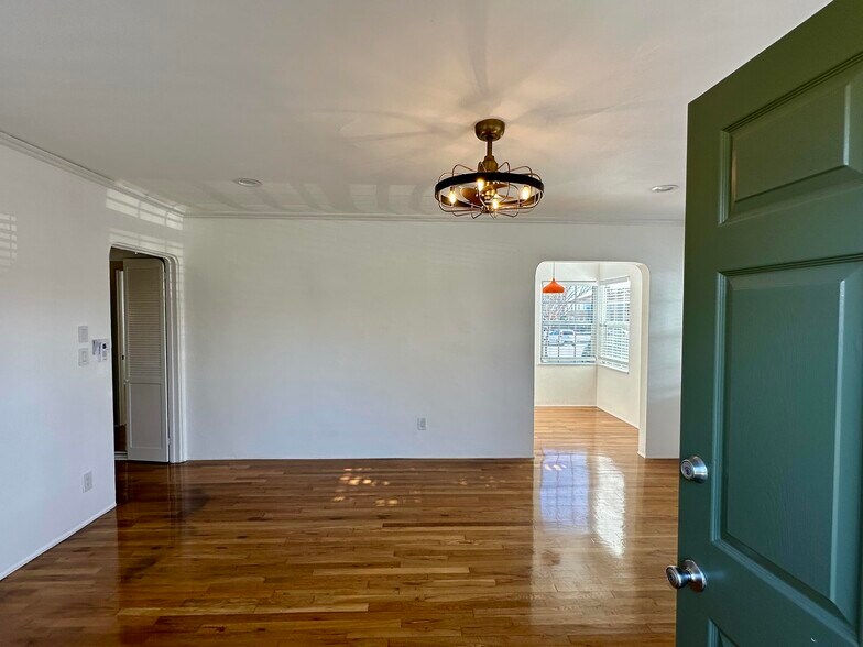 More Photos Of 2517 20th St, Santa Monica Apartments For Sale