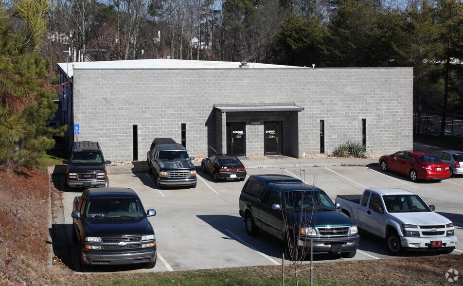 More Photos Of 735 Branch Dr, Alpharetta Flex For Lease