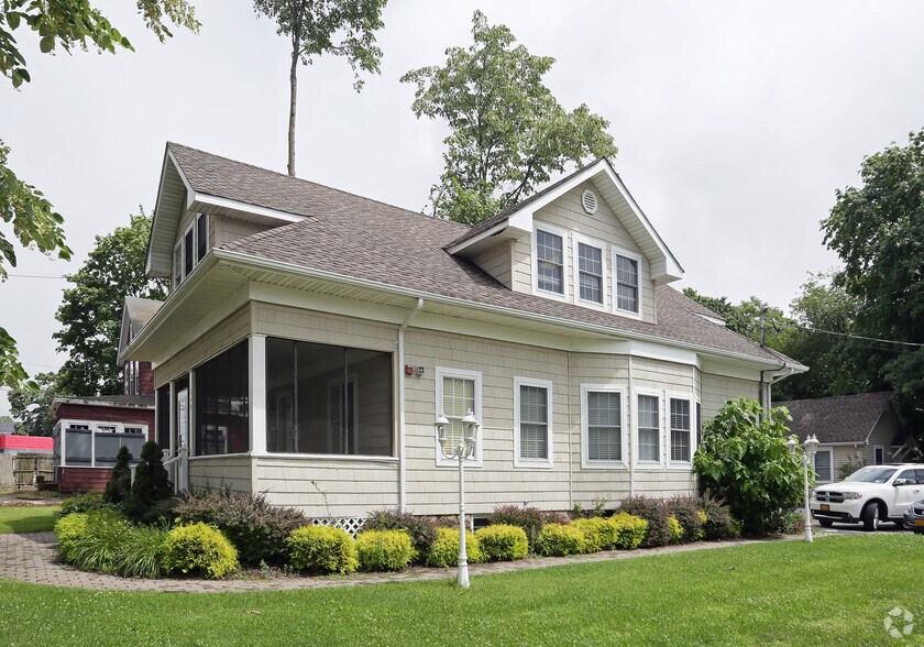 Primary Photo Of 209 Main St, Port Jefferson Station Office For Lease