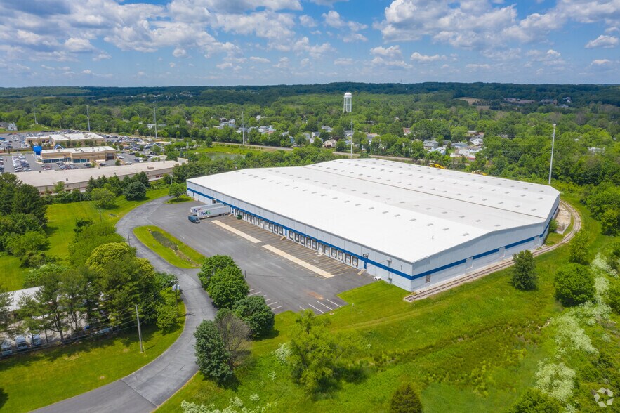 More Photos Of 1800 Ogletown Rd, Newark Distribution For Lease