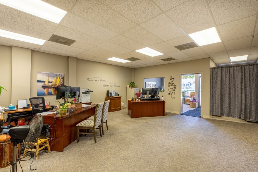 More Photos Of 340 Central Ave, Coos Bay Medical For Lease