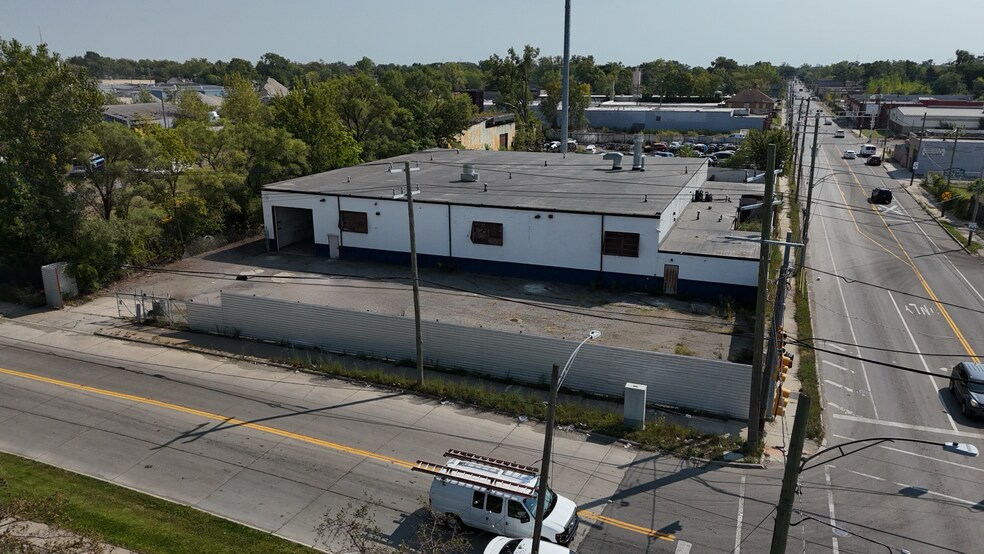More Photos Of 14410 Meyers Rd, Detroit Industrial For Sale