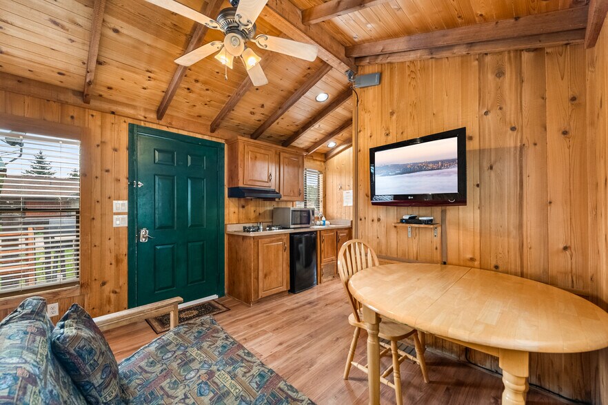 More Photos Of 1050 South Blvd, Dutch John Hotel For Sale