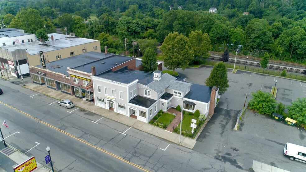 More Photos Of 1448 Main St, Palmer Medical For Lease