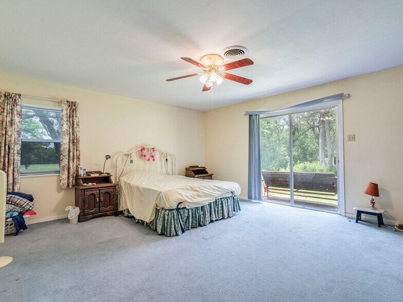 More Photos Of 12900 Lowden Ln, Manchaca Specialty For Lease