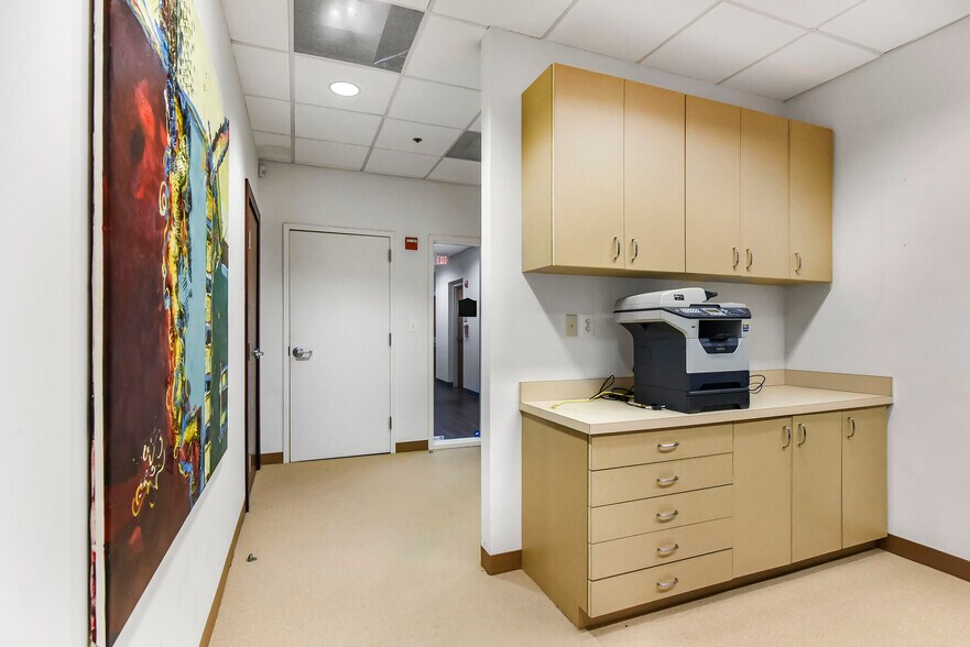 More Photos Of 46175 Westlake Dr, Sterling Medical For Lease