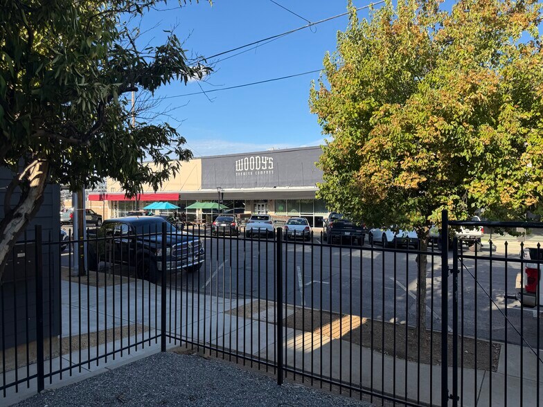 More Photos Of 1272 Oregon St, Redding Office For Sale