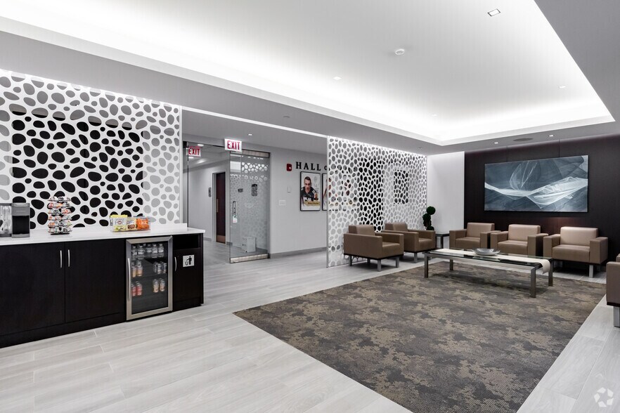 More Photos Of 1415 W 22nd St, Oak Brook Office For Lease