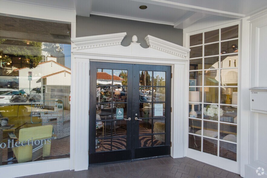 More Photos Of 11628 Barrington Ct, Los Angeles General Retail For Sale