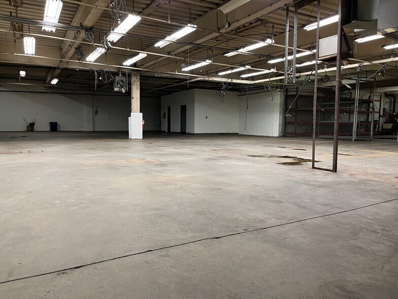 More Photos Of 1 Testa Pl, Norwalk Warehouse For Lease