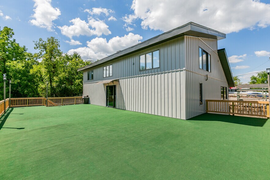 More Photos Of 1116 W Highway 76, Branson General Retail For Lease