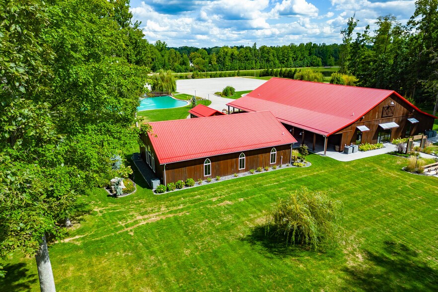More Photos Of 2130 W County Road 200 N, North Vernon Lodge Meeting Hall For Sale