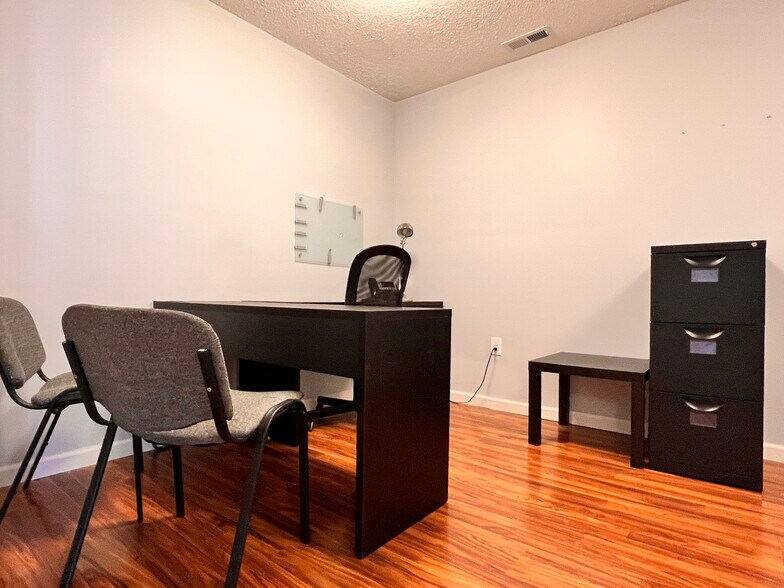More Photos Of 613 Chillicothe St, Portsmouth Storefront Retail Office For Lease