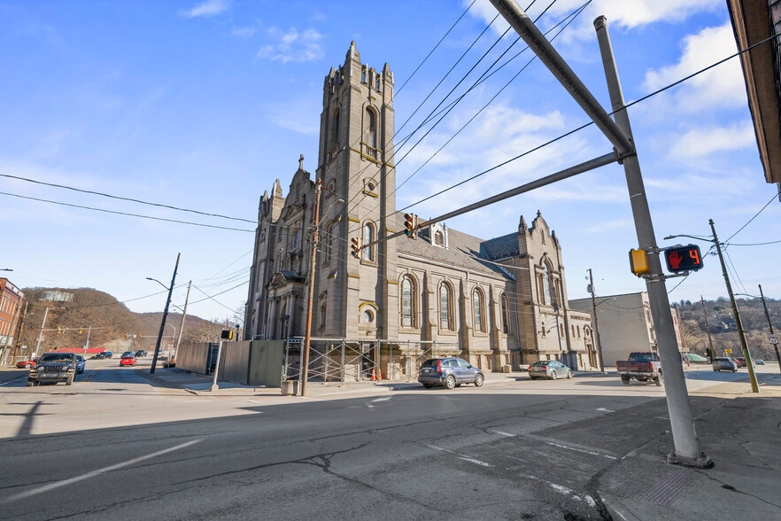More Photos Of 21 State St, Oil City Specialty For Sale