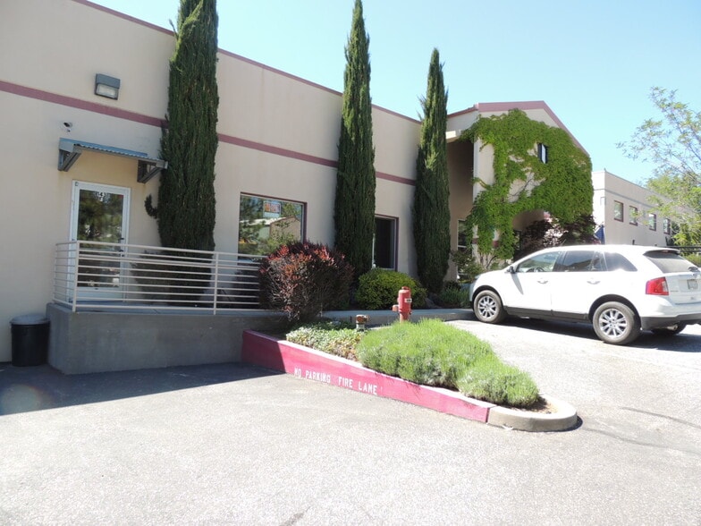 More Photos Of 143 Spring Hill Dr, Grass Valley Office For Lease