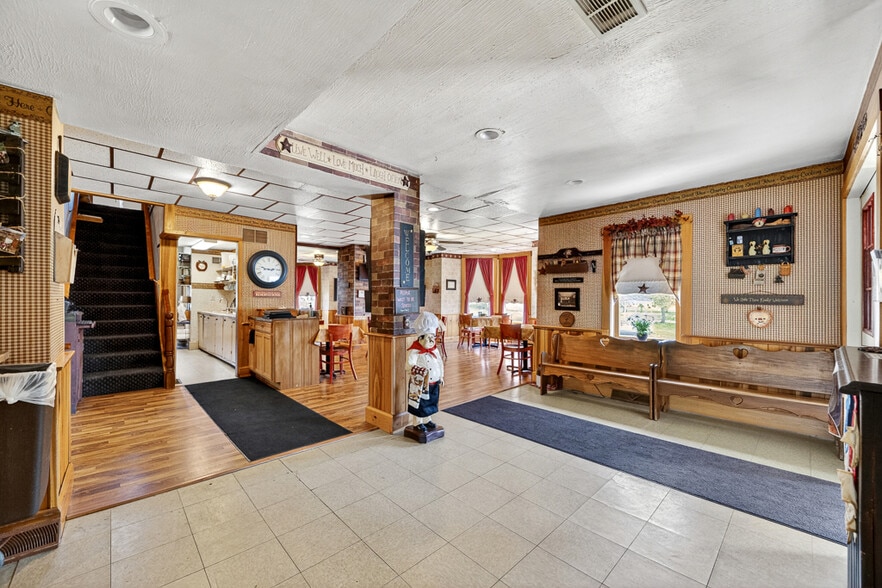 More Photos Of 1281 OH-183, Atwater Restaurant For Sale