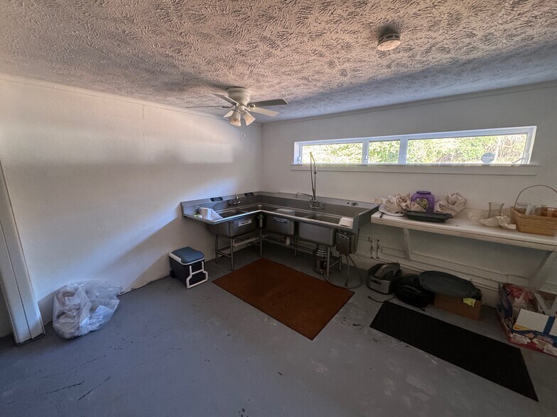 More Photos Of 2430 Shurling Dr, Macon-Bibb Religious Facility For Sale