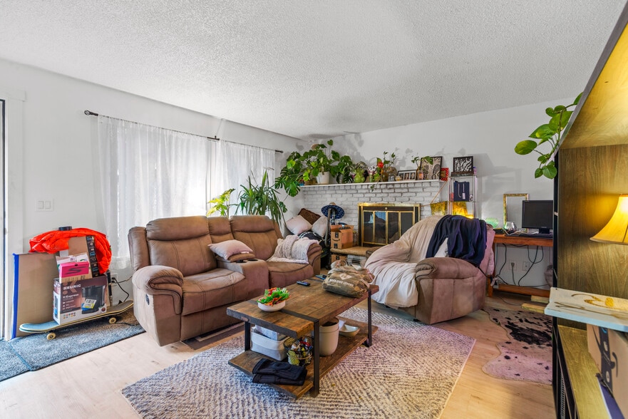 More Photos Of 15540 NE Couch St, Portland Apartments For Sale