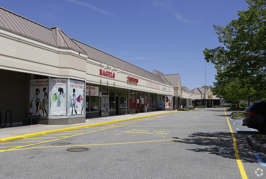 More Photos Of 248-268 W Montauk Hwy, Hampton Bays Unknown For Lease