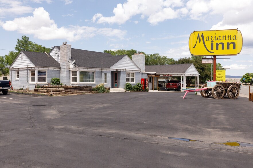 More Photos Of 699 N Main St, Panguitch Hotel For Sale