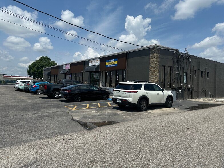 More Photos Of 1011 W Lancaster Rd, Orlando General Retail For Sale