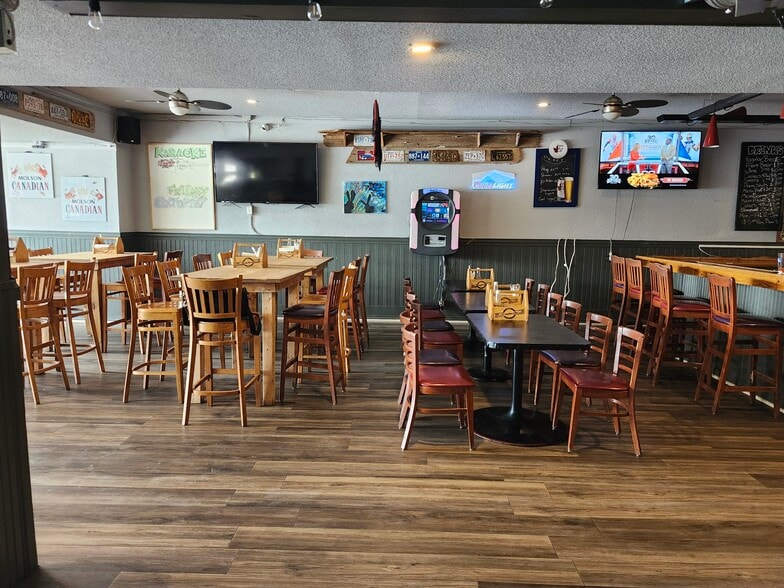 More Photos Of 49 Scott St W, St Catharines Storefront Retail Office For Sale