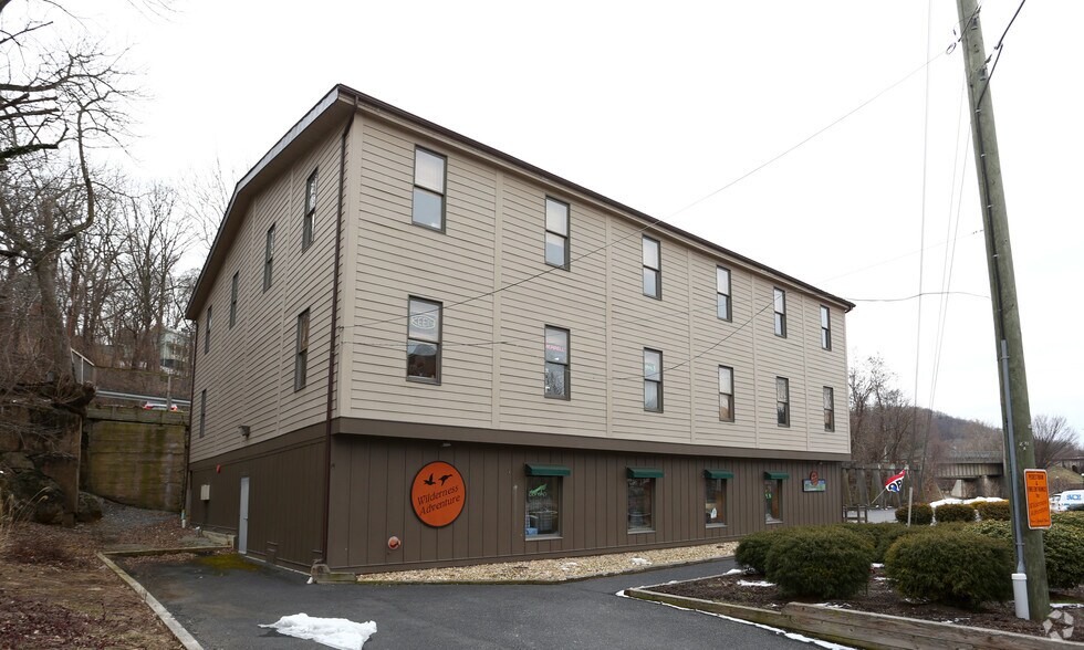 More Photos Of 50 Middlebrook Ave, Staunton Storefront For Sale