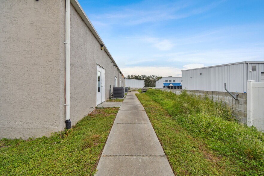 More Photos Of 5620 Palmer Blvd, Sarasota Light Manufacturing For Lease